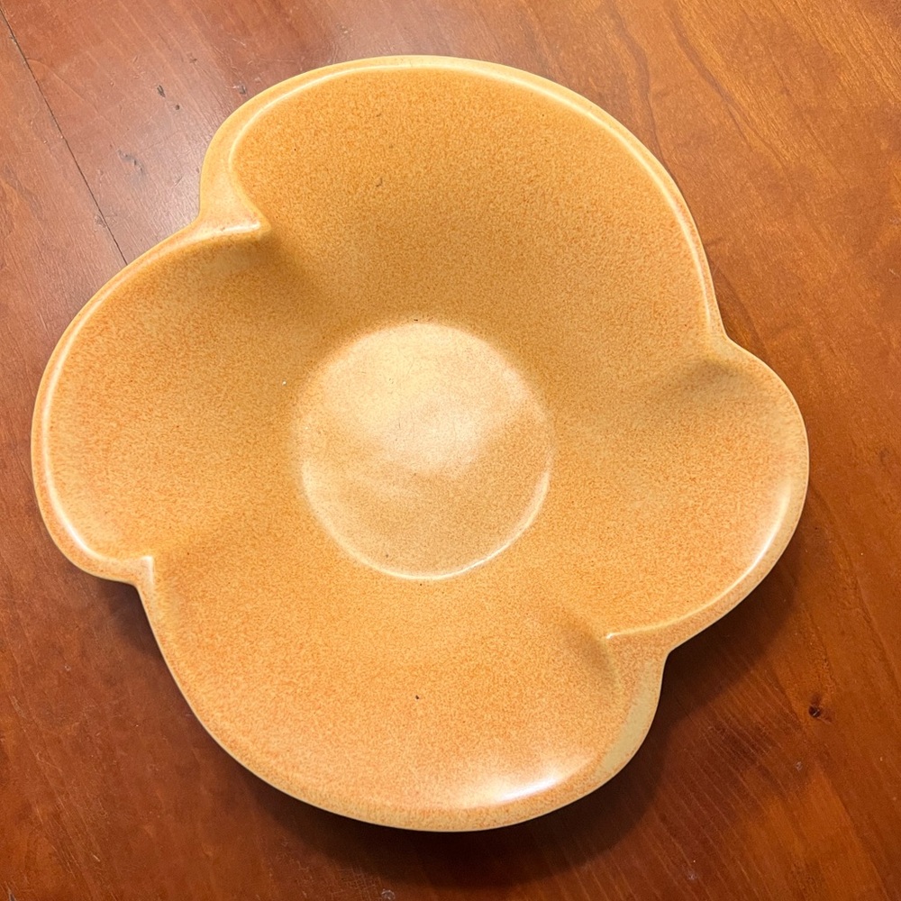 Roseville U.S.A. 527-7 Orange Flower-Shaped Ceramic Dish